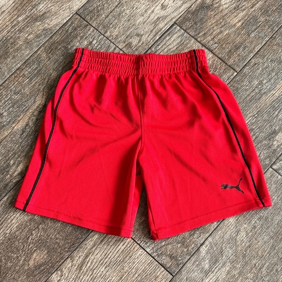 Puma boys Vibrant Red Sports Shorts - Picture 1 of 16